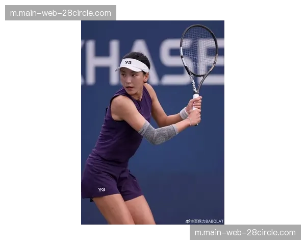 王欣瑜正手优势受限 臂展条件在快节奏对抗中未发挥 王欣瑜正手优势受限 臂展条件在快节奏对抗中未发挥